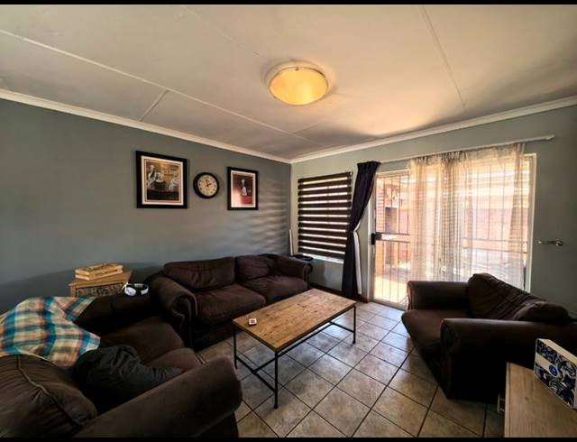 3 BEDROOM TOWNHOUSE FOR SALE IN MAGALIESKRUIN